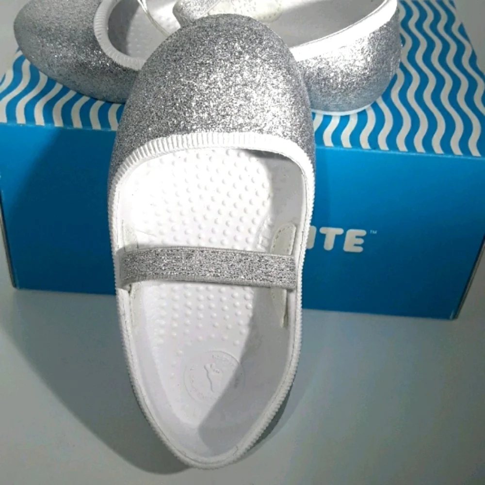 BALLET SILVER  WHITE FLATS